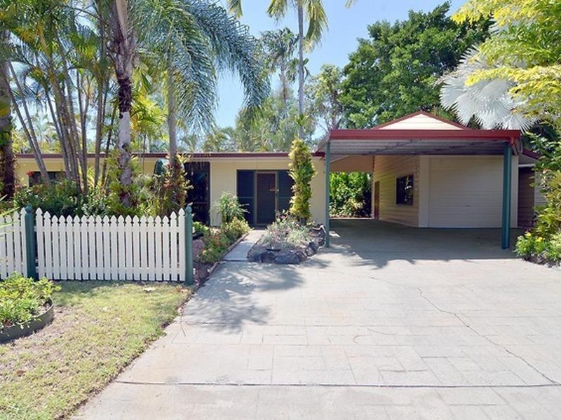 1 Sorrento Crescent, Port Douglas QLD 4877