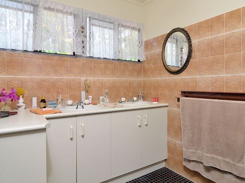 1 Sorrento Crescent, Port Douglas QLD 4877
