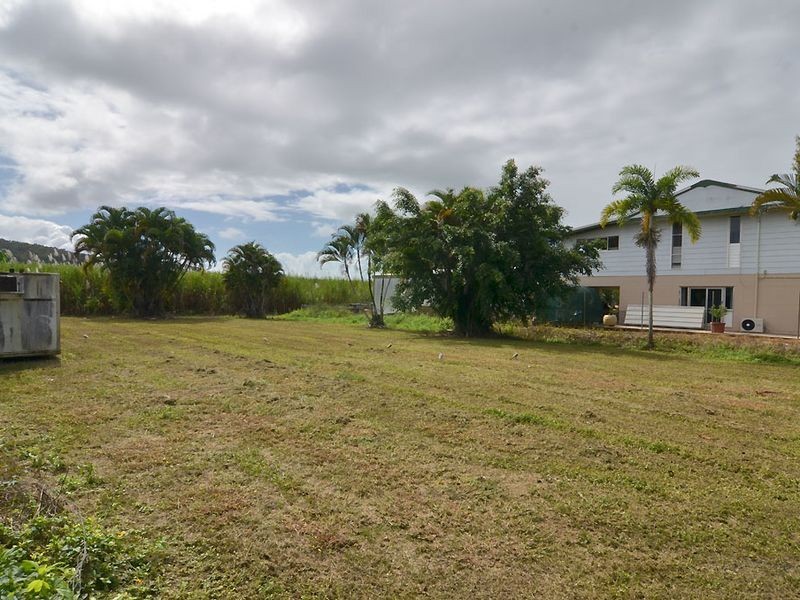 30 Atherton Street, Mossman QLD 4873