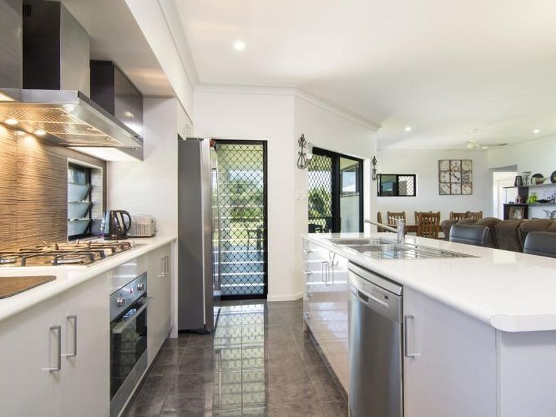 8 Dawal Close, Cooya Beach QLD 4873