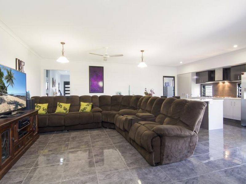 8 Dawal Close, Cooya Beach QLD 4873