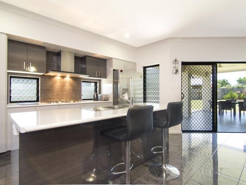 8 Dawal Close, Cooya Beach QLD 4873