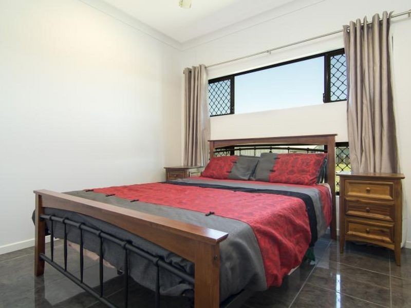 8 Dawal Close, Cooya Beach QLD 4873