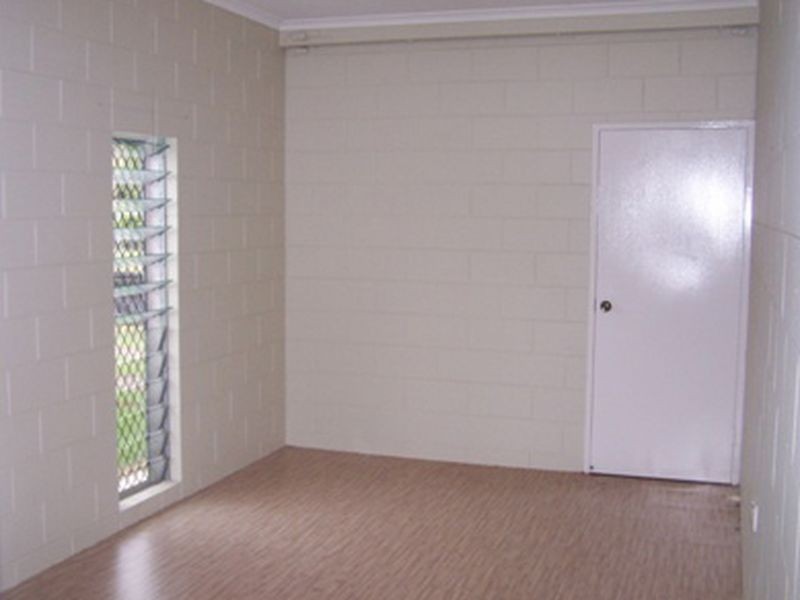 11 Blain Street, Mossman QLD 4873