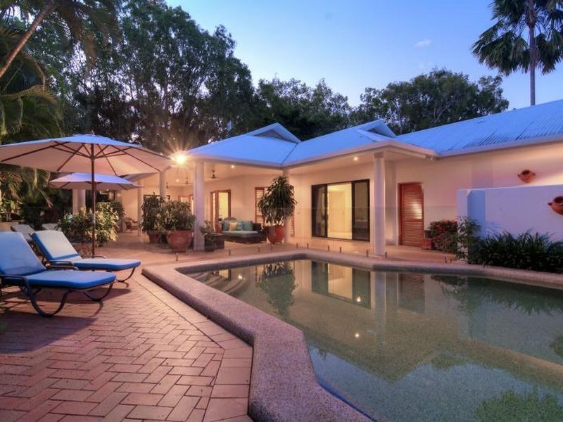 8 Andrews Close, Port Douglas QLD 4877