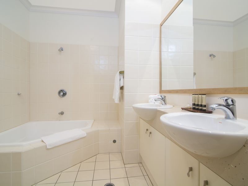 18 Paradise Links/70 Nautilus Street, Port Douglas QLD 4877