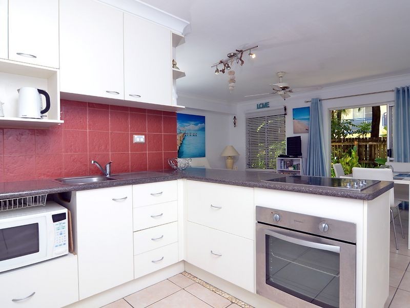 2 Castaways/32 Mowbray Street, Port Douglas QLD 4877