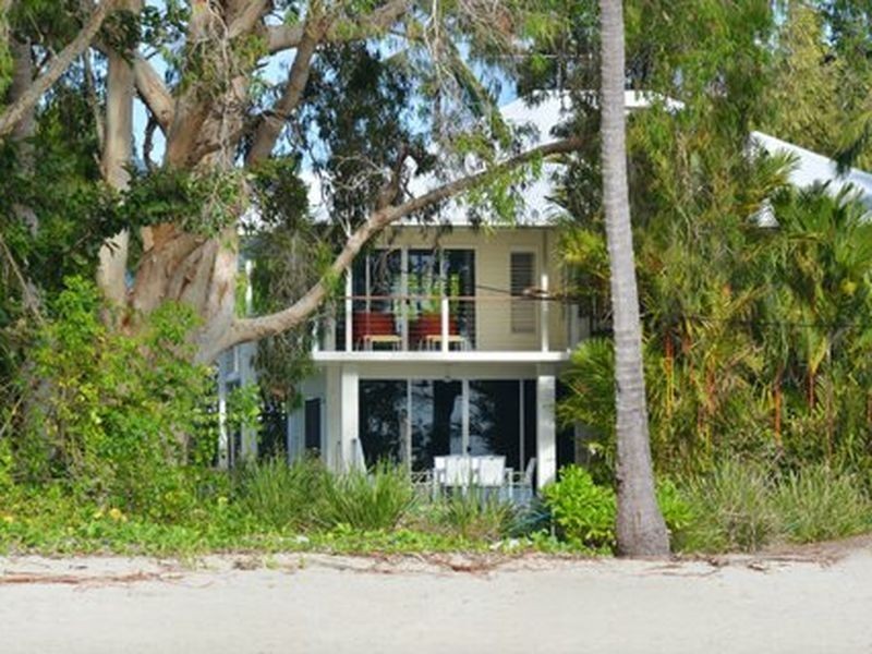 12 Helmet Street, Port Douglas QLD 4877