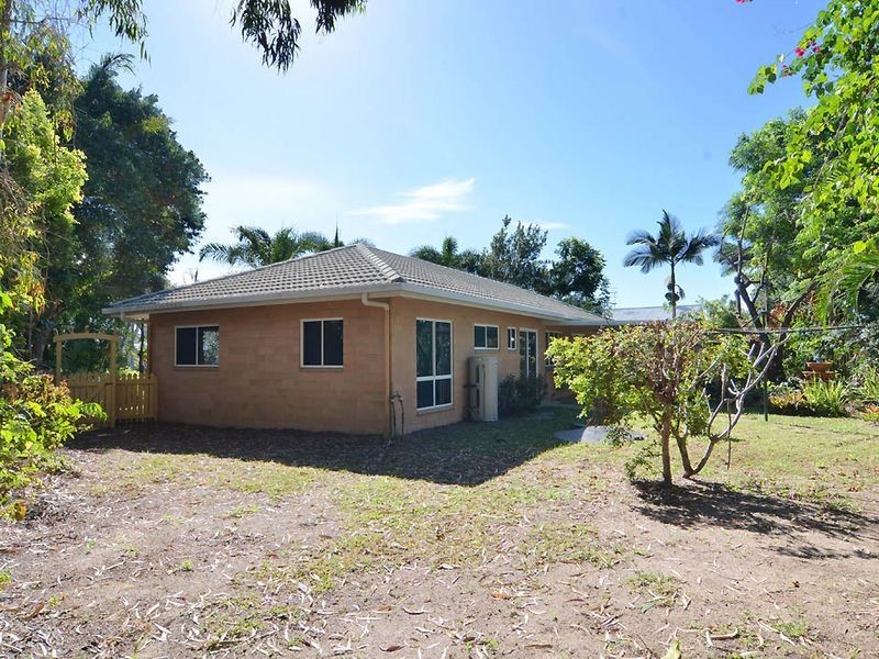5 Shalom Cl, Cooya Beach QLD 4873