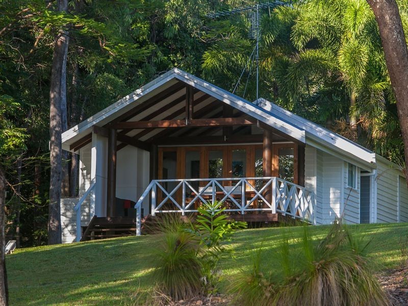 5146 Captain Cook Highway, Oak Beach QLD 4877
