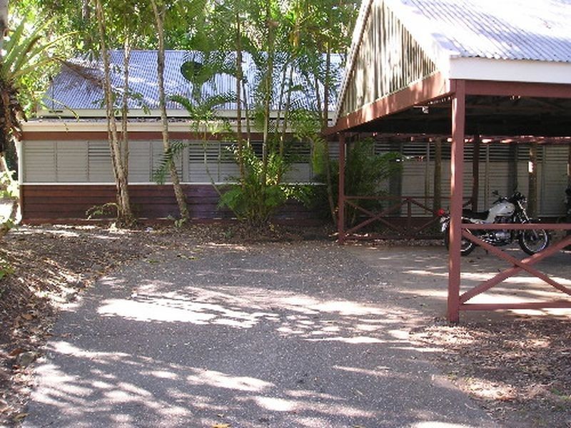 18 Sorrento Crescent, Port Douglas QLD 4877