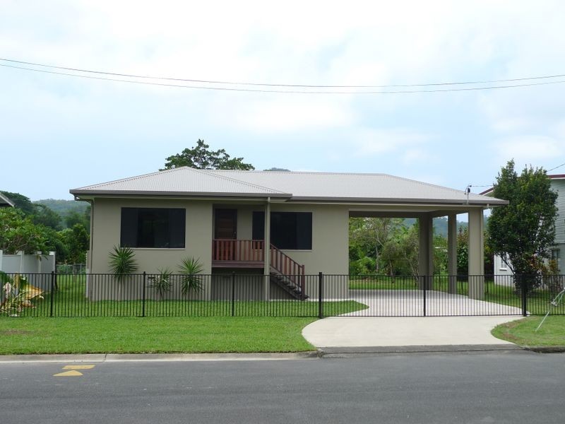 41 Mossman Street, Mossman QLD 4873