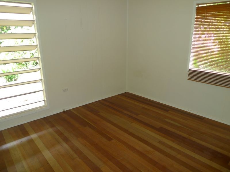 15 Wattle Street, Mossman QLD 4873