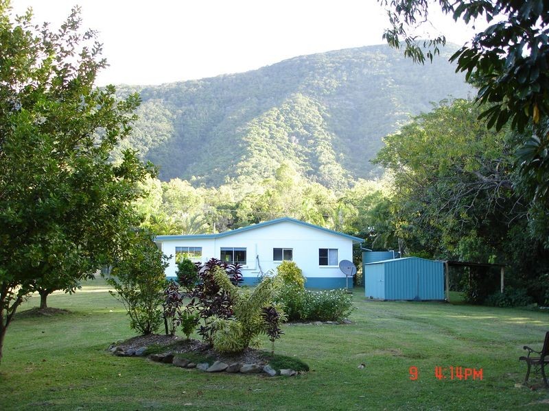 Lot 2 (41) Reynolds Road, Oak Beach QLD 4877