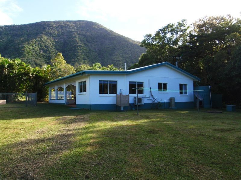 Lot 2 (41) Reynolds Road, Oak Beach QLD 4877