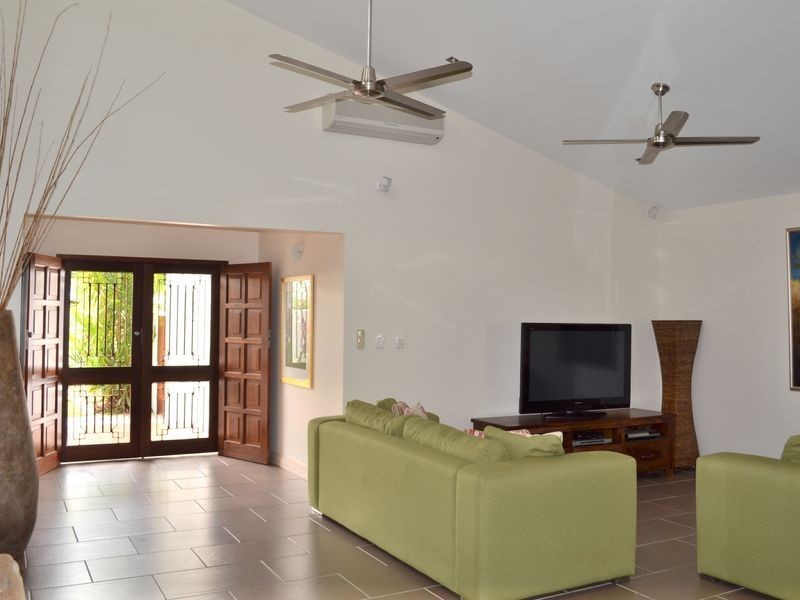 9 Langley Road, Port Douglas QLD 4877