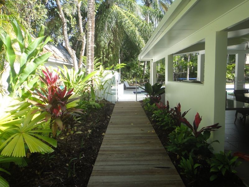 9 Langley Road, Port Douglas QLD 4877