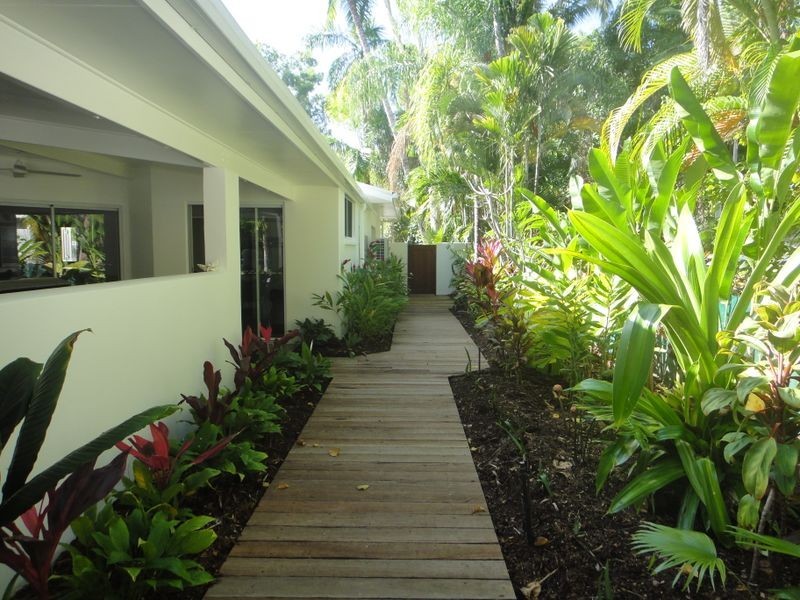 9 Langley Road, Port Douglas QLD 4877