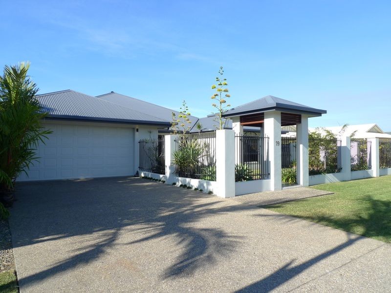 19 Ulysses Avenue, Port Douglas QLD 4877