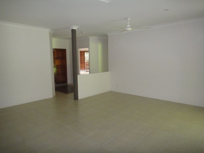 24 White Oak Avenue, Mossman QLD 4873