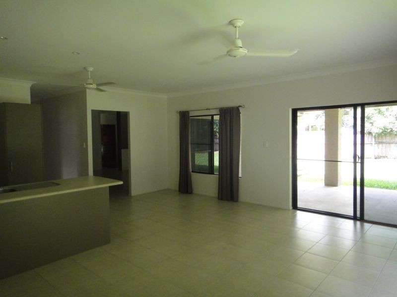 24 White Oak Avenue, Mossman QLD 4873