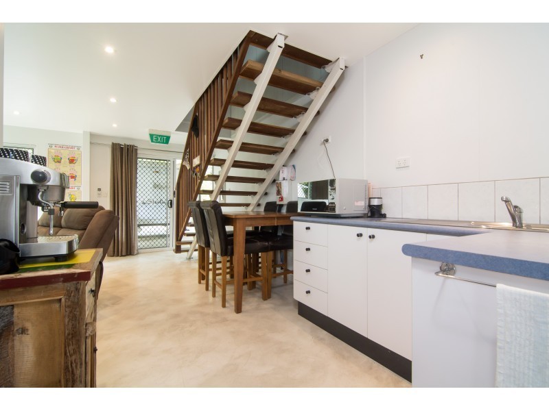 22 Theresa Drive, Mossman QLD 4873