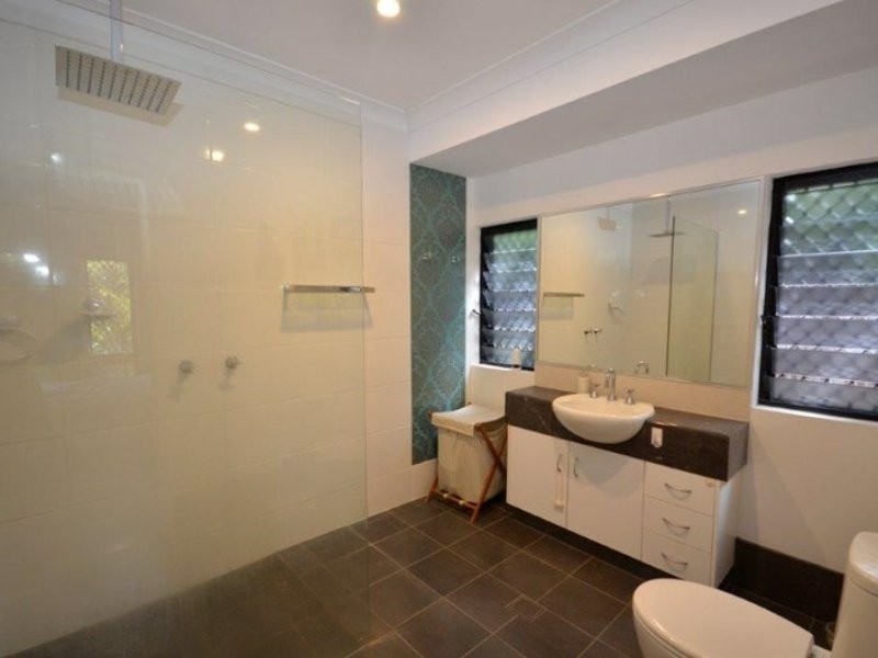 10 White Oak Avenue, Mossman QLD 4873