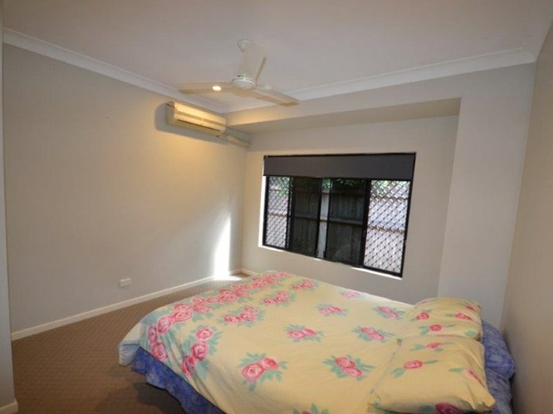 10 White Oak Avenue, Mossman QLD 4873