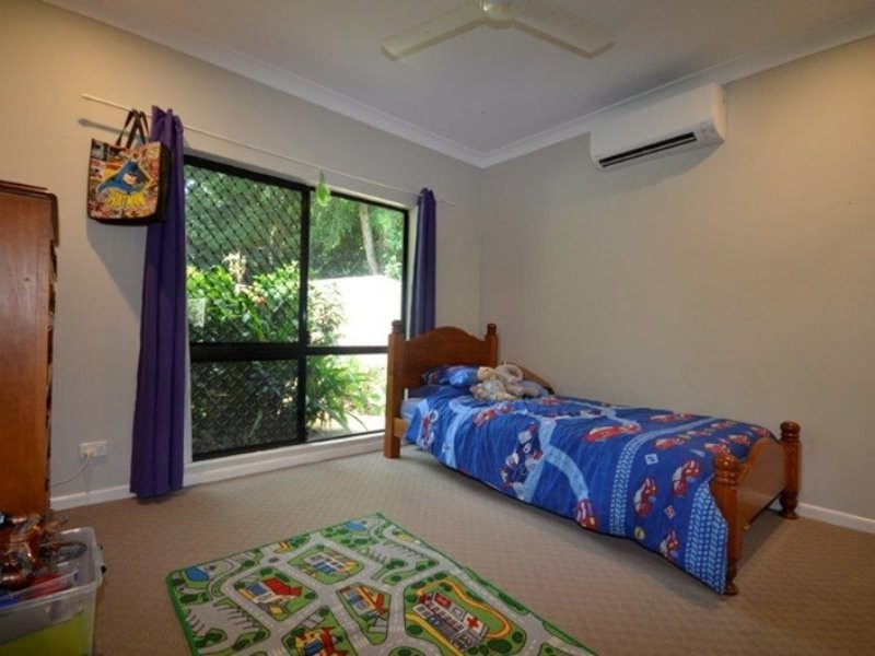 10 White Oak Avenue, Mossman QLD 4873