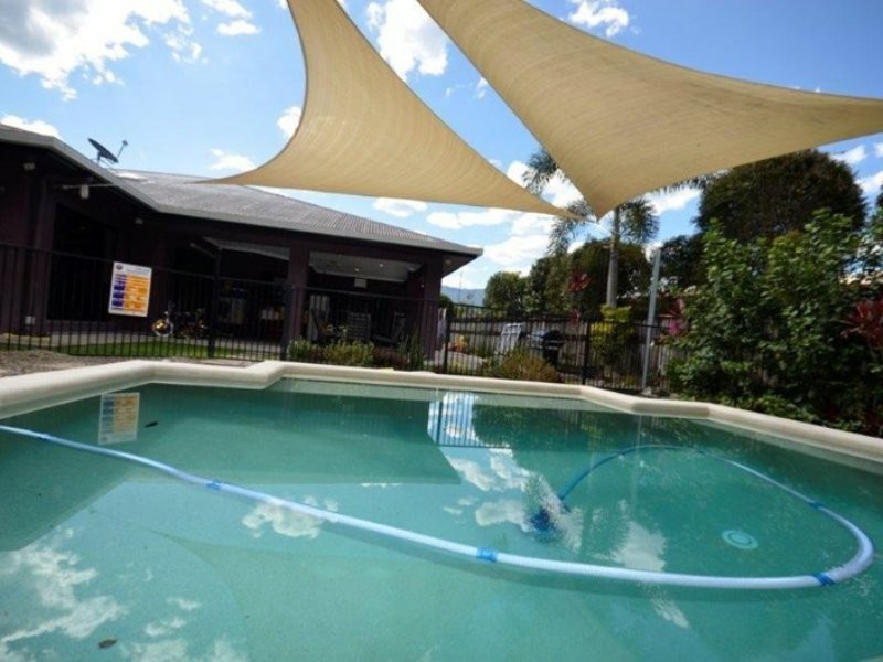 10 White Oak Avenue, Mossman QLD 4873