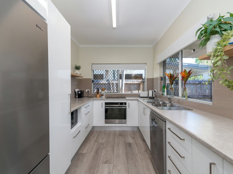 2/41 Pecten Avenue, Port Douglas QLD 4877
