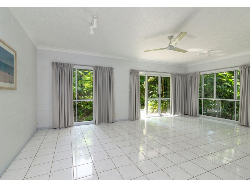 2 Brolga/6-8 St Crispins Avenue, Port Douglas QLD 4877