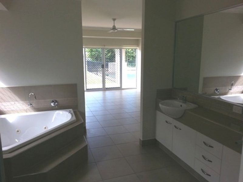 27 Ulysses Avenue, Port Douglas QLD 4877