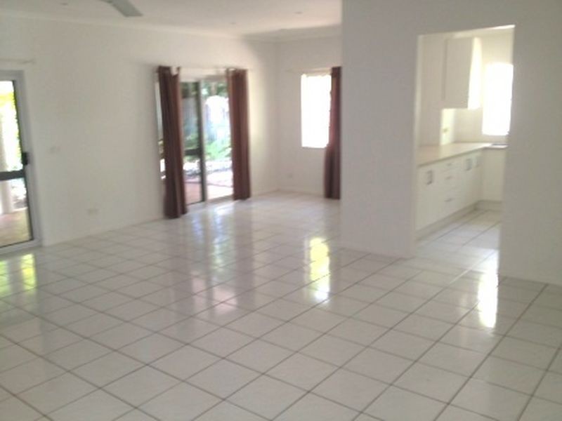 2/8 Ti Tree Street, Port Douglas QLD 4877