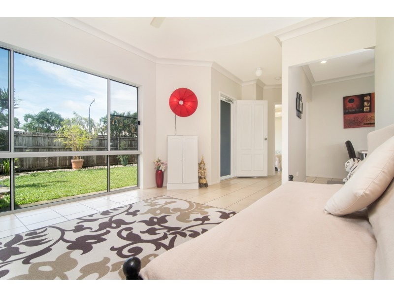 27 Allamanda Street, Cooya Beach QLD 4873