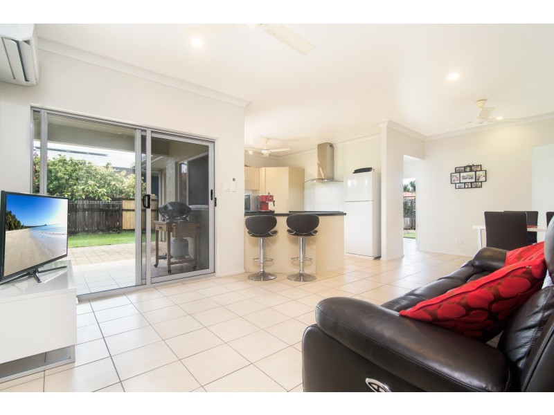 27 Allamanda Street, Cooya Beach QLD 4873