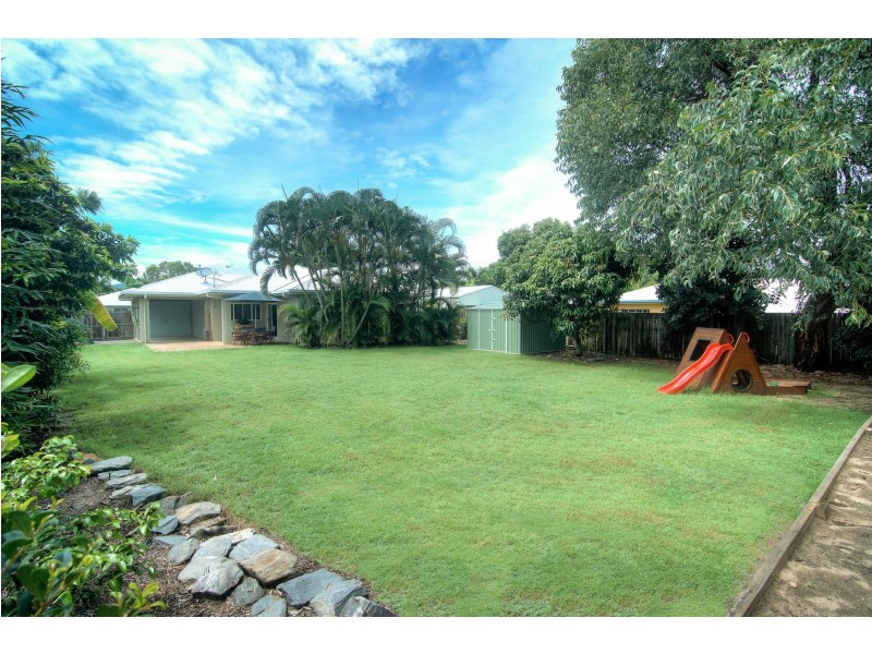 27 Allamanda Street, Cooya Beach QLD 4873