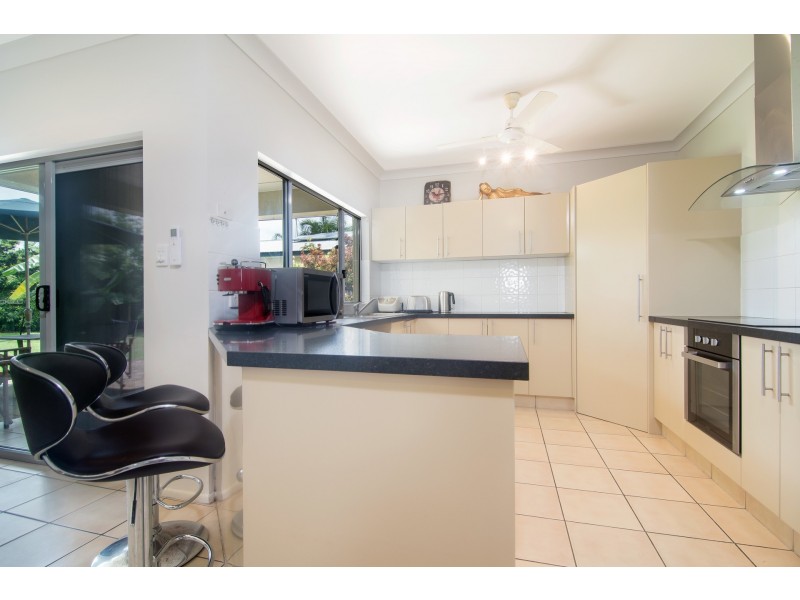 27 Allamanda Street, Cooya Beach QLD 4873