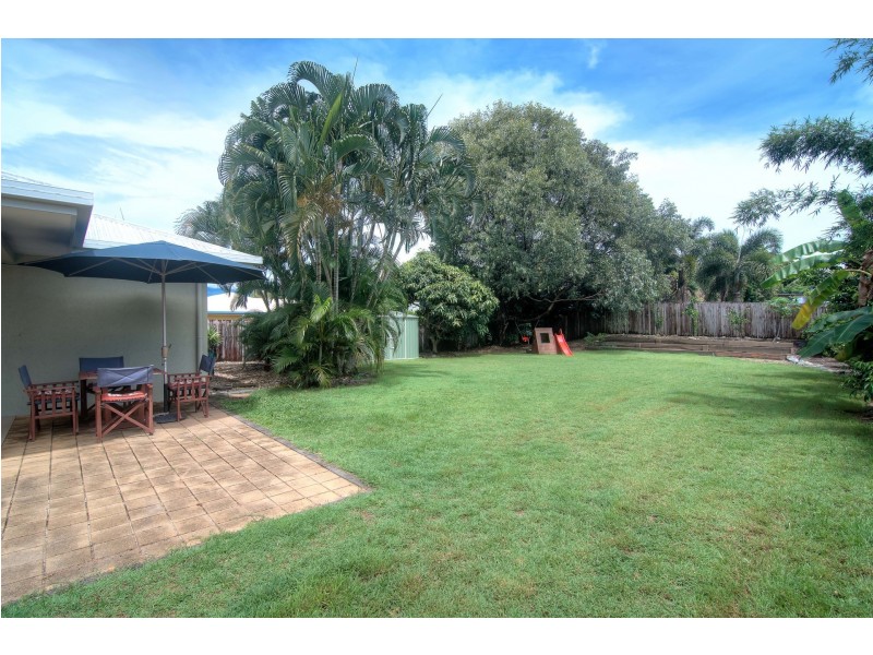 27 Allamanda Street, Cooya Beach QLD 4873