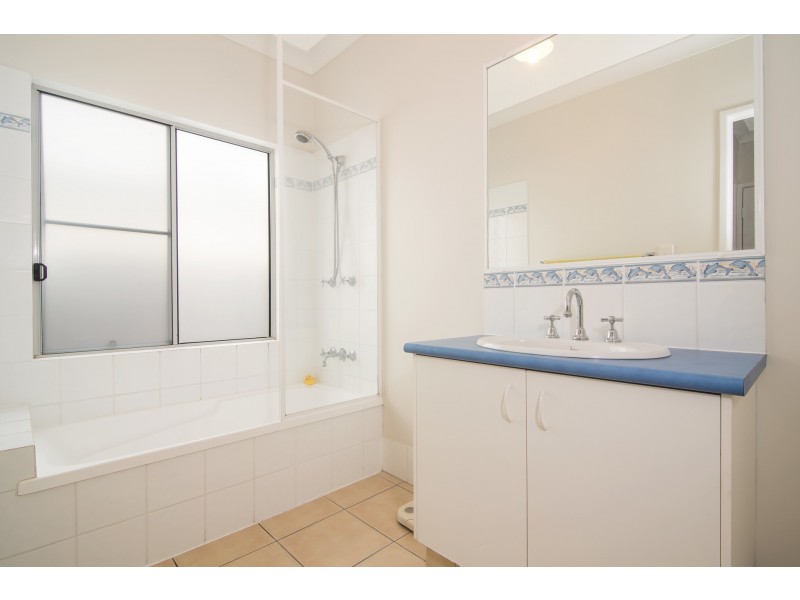 27 Allamanda Street, Cooya Beach QLD 4873