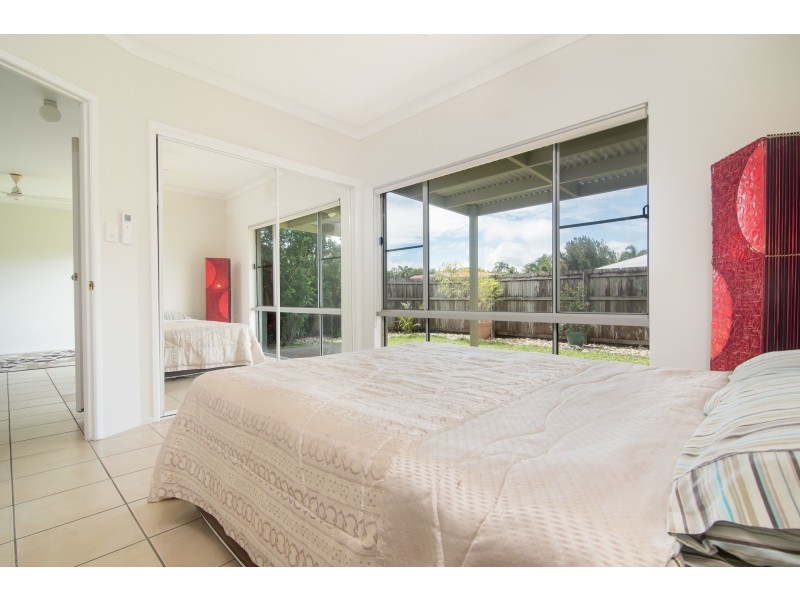 27 Allamanda Street, Cooya Beach QLD 4873