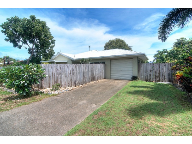 27 Allamanda Street, Cooya Beach QLD 4873