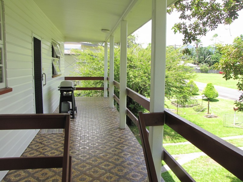 39 Mossman Street, Mossman QLD 4873