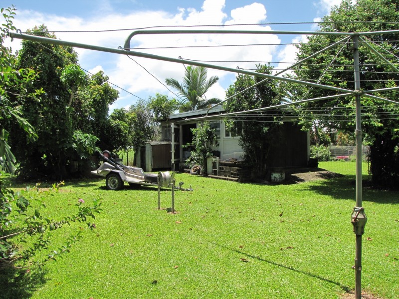 39 Mossman Street, Mossman QLD 4873