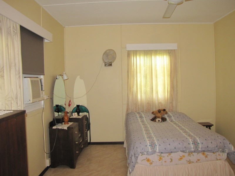 39 Mossman Street, Mossman QLD 4873