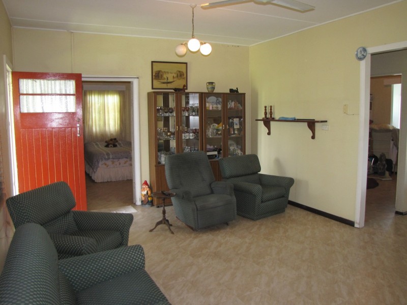 39 Mossman Street, Mossman QLD 4873