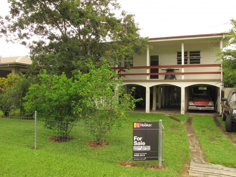 39 Mossman Street, Mossman QLD 4873