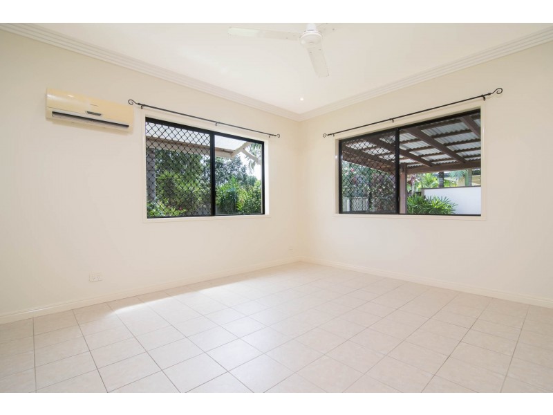 13 Forest Glen Road, Mossman QLD 4873