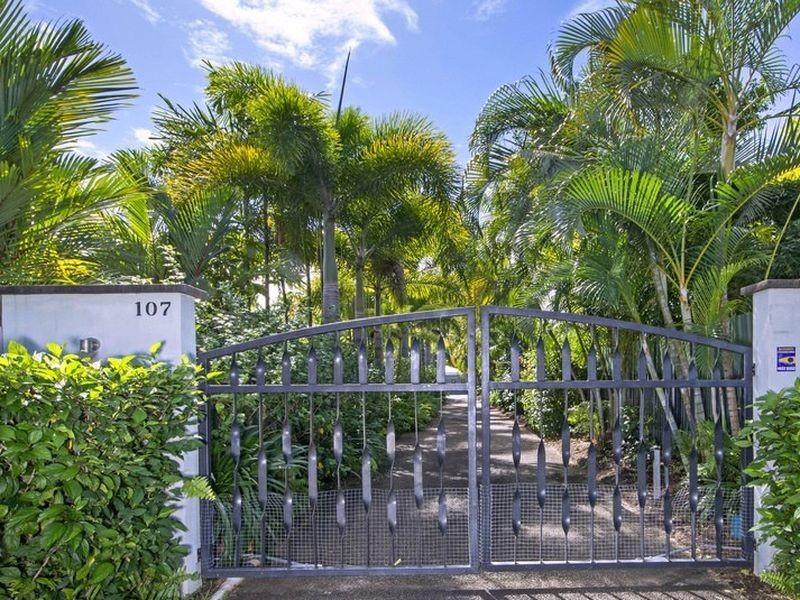 107 St Crispins Avenue, Port Douglas QLD 4877
