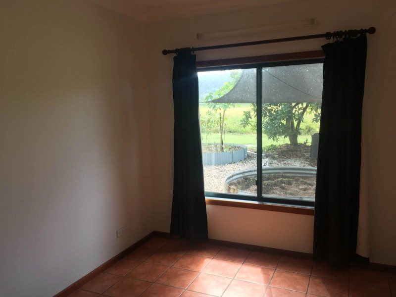 31 Kingston Road, Whyanbeel QLD 4873